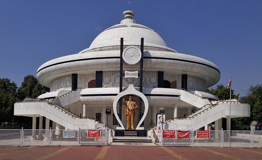 राहुल-प्रियंका की सभा से पहले महू पहुंचे सीएम:कहा- कुछ लोग बाबासाहब की जन्मस्थली को पर्यटन समझ रहे; पटवारी बोले- भाजपा की नीतियां संविधान के लिए खतरा